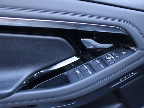 Used 2020 Land Rover Range Rover Evoque SE AWD/4WD image 9