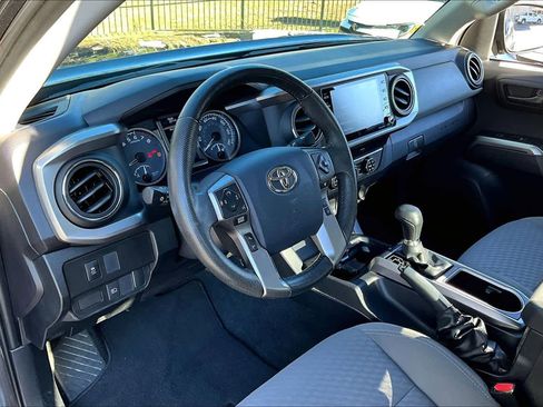 Used 2020 Toyota Tacoma SR5 image 13
