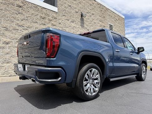Used 2024 GMC Sierra 1500 Denali w/ Denali Reserve Package AWD/4WD image 3