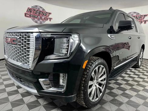 Used 2021 GMC Yukon XL Denali w/ Advanced Technology Package image 3