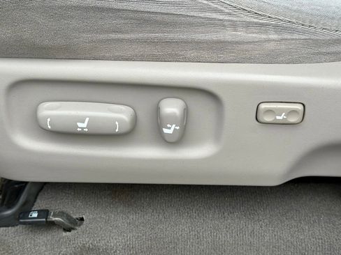 Used 2006 Toyota Sequoia SR5 RWD image 19