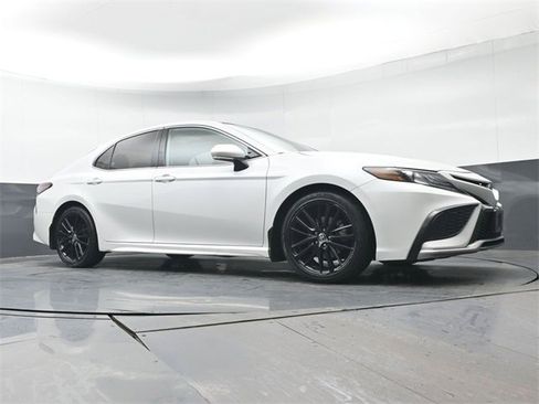 Used 2022 Toyota Camry XSE image 37