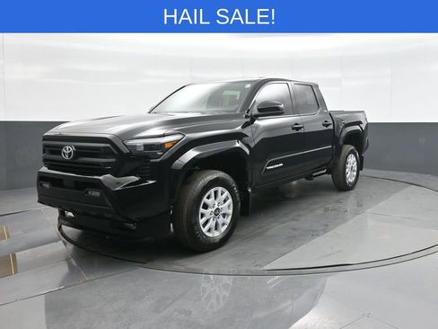 Certified 2025 Toyota Tacoma SR5 image 3