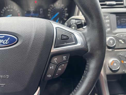 Used 2017 Ford Fusion SE FWD image 25