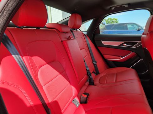 Certified 2022 Jaguar XF R-Dynamic SE image 13