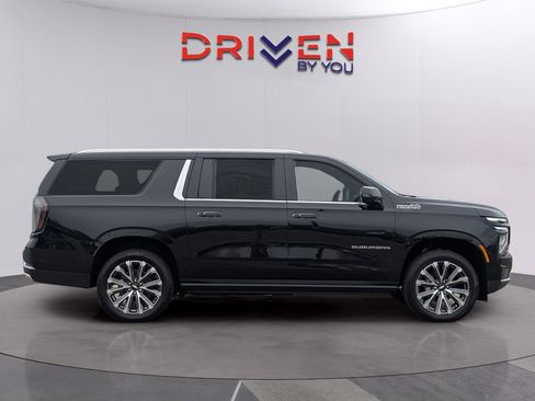 New 2026 Chevrolet Suburban High Country RWD image 6