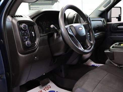 Used 2020 Chevrolet Silverado 2500 Custom w/ Custom Convenience Package AWD/4WD image 10