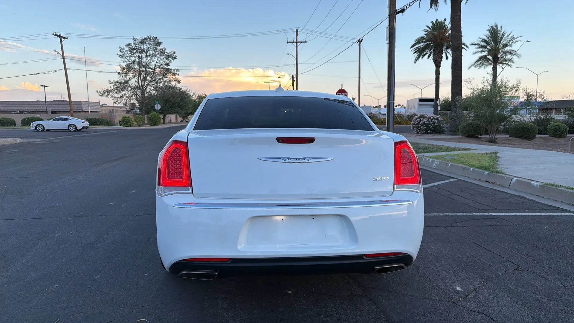 Used 2019 Chrysler 300 Limited RWD image 4