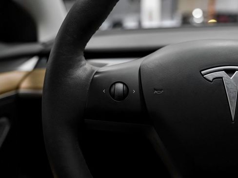 Used 2023 Tesla Model 3 Standard Range RWD image 19