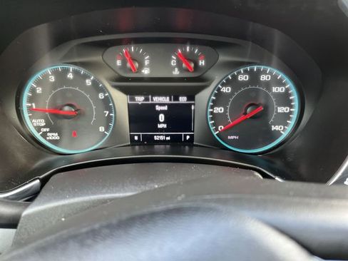 Used 2018 Chevrolet Equinox LT image 12