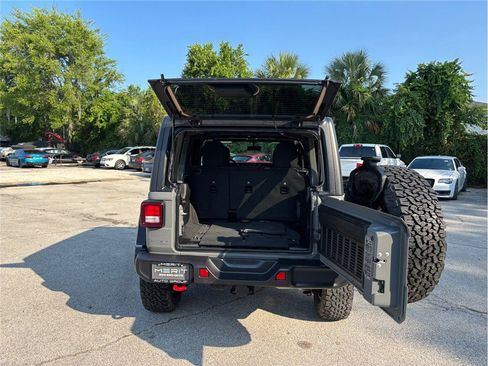 Used 2023 Jeep Wrangler Unlimited Rubicon w/ Cold Weather Group AWD/4WD image 43