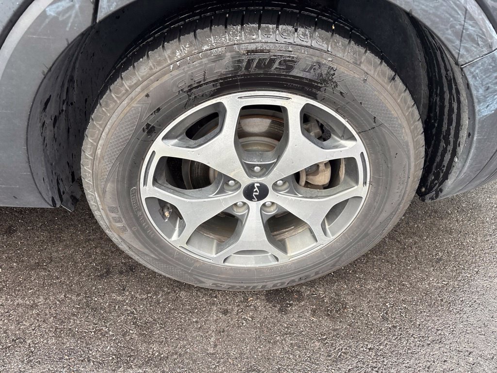 Used 2022 Kia Telluride EX w/ Towing Package AWD/4WD image 3