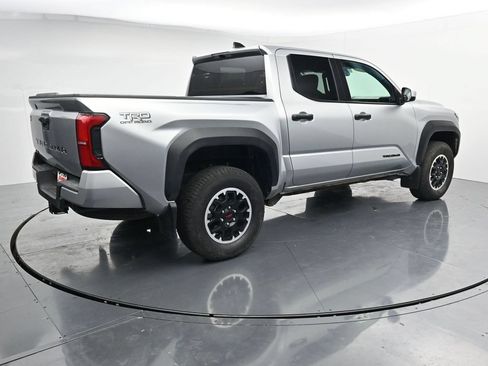 Used 2025 Toyota Tacoma TRD Off-Road AWD/4WD image 8