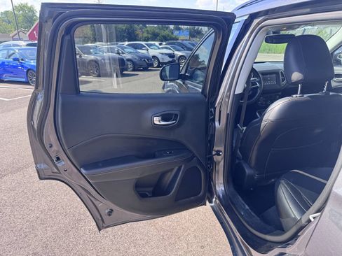 Used 2019 Jeep Compass Latitude AWD/4WD image 18