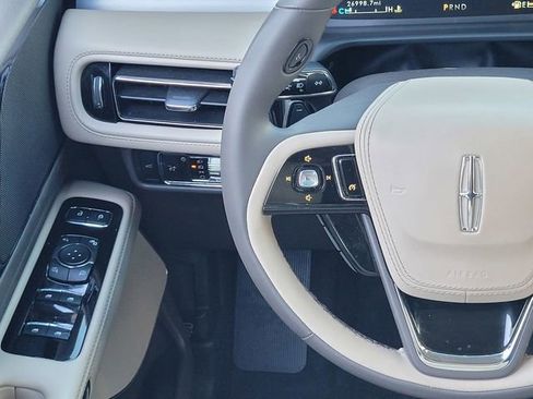 Certified 2023 Lincoln Aviator AWD w/ Premium Package image 17