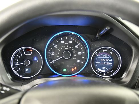 Used 2018 Honda HR-V EX image 18