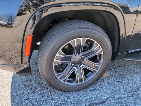 New 2024 Jeep Wagoneer 4WD w/ Premium Group I image 13