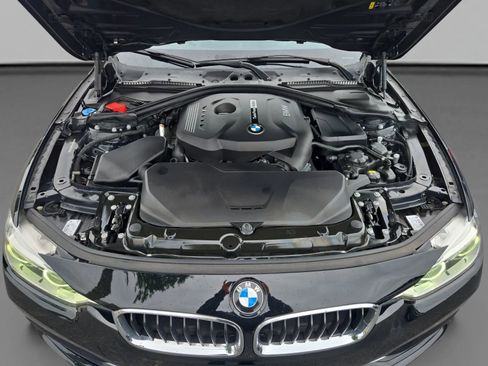 Used 2018 BMW 330i xDrive Sedan w/ Convenience Package AWD/4WD image 38