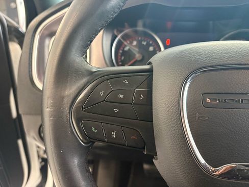 Used 2019 Dodge Charger SXT RWD image 18