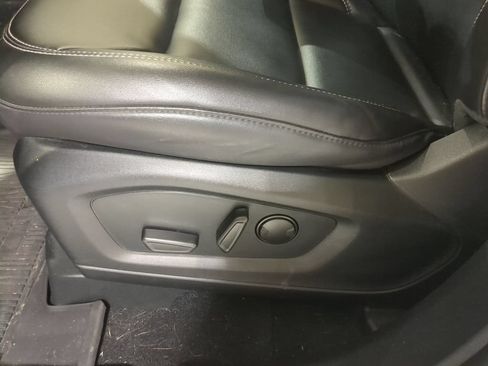 Used 2023 Ford Explorer XLT w/ Equipment Group 202A AWD/4WD image 15