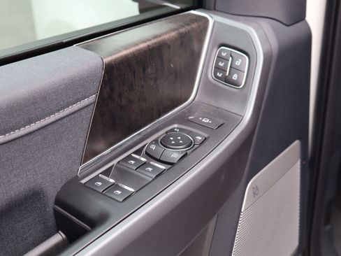 Used 2025 Ford F350 Lariat w/ Black Appearance Package image 17