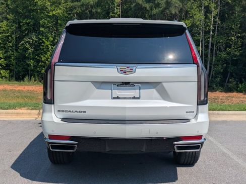 Used 2023 Cadillac Escalade Premium Luxury AWD/4WD image 4