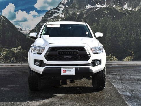 Certified 2022 Toyota Tacoma SR5 image 5