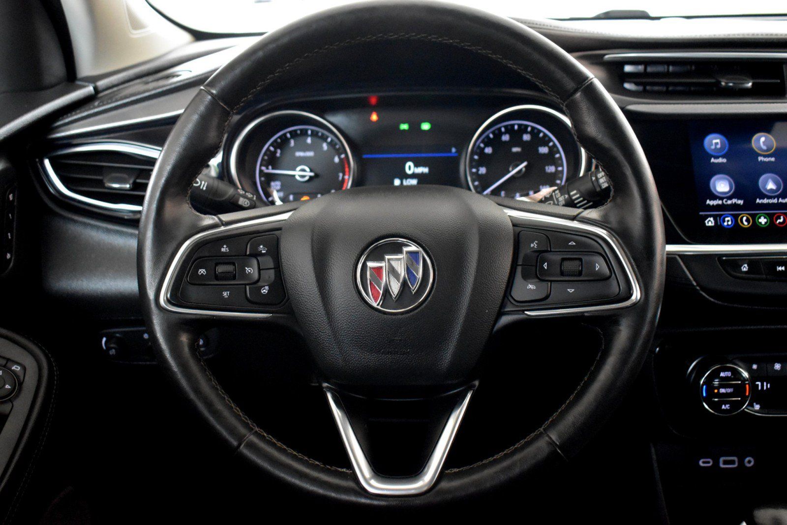 Used 2021 Buick Encore GX Essence w/ Experience Buick Package FWD image 12