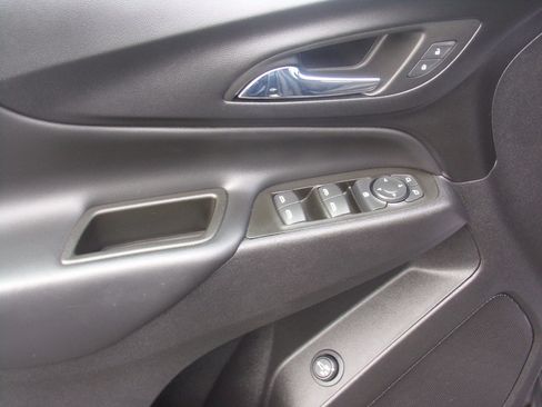 Used 2022 Chevrolet Equinox LT image 11