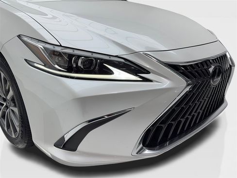 Used 2022 Lexus ES 350 image 3