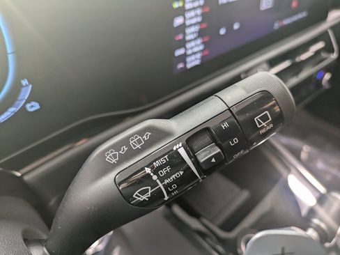 Certified 2024 Kia Niro EX image 20