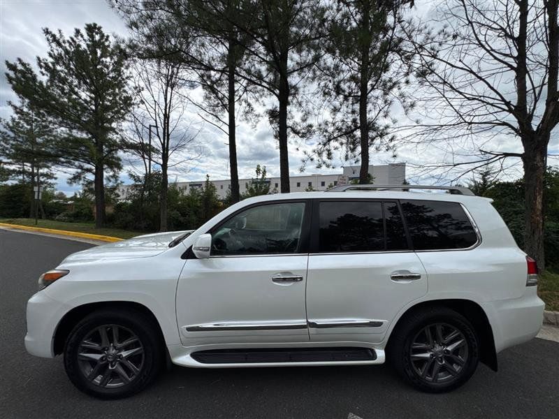 Used 2014 Lexus LX 570 4WD w/ Luxury Package image 19