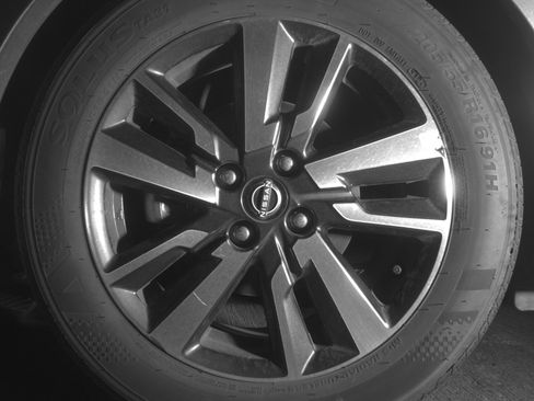 Used 2025 Nissan Versa SV image 12