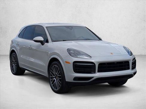 Used 2023 Porsche Cayenne Platinum Edition AWD/4WD image 3
