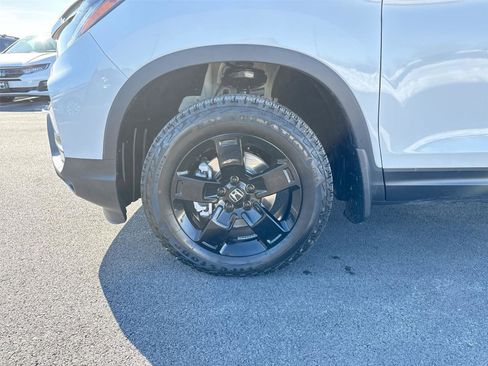 Certified 2026 Honda Ridgeline Black Edition image 10