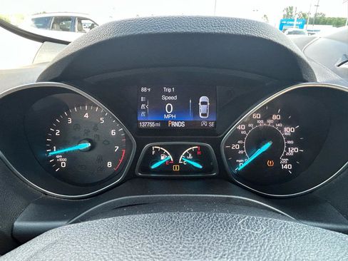 Used 2017 Ford Escape SE w/ Equipment Group 201A FWD image 21