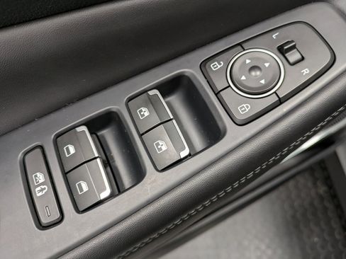 Used 2023 Hyundai Santa Fe SEL w/ Premium Package image 9