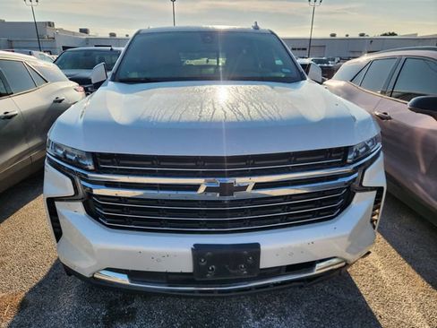Used 2022 Chevrolet Tahoe LT w/ Luxury Package RWD image 2