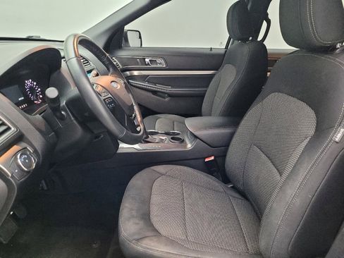 Used 2018 Ford Explorer XLT image 17