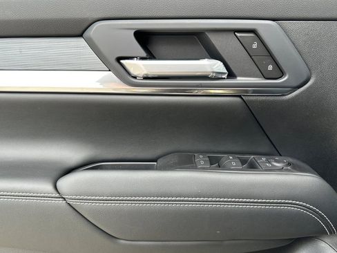 New 2026 GMC Terrain Elevation w/ Technology Package II AWD/4WD image 8