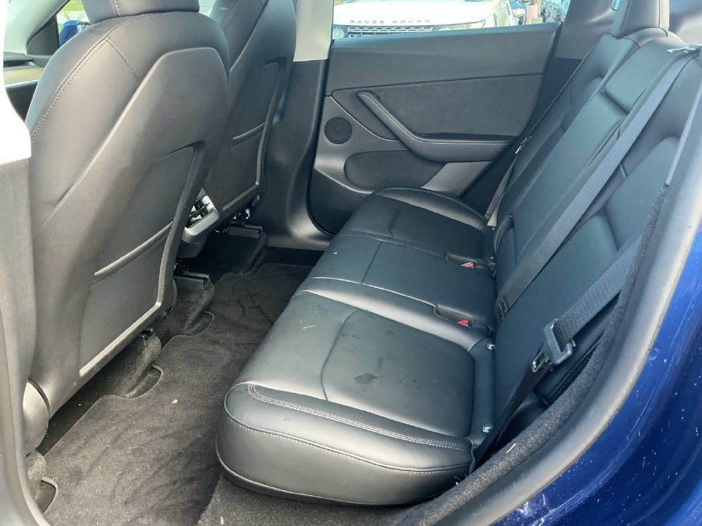 Used 2022 Tesla Model Y Long Range AWD/4WD image 2