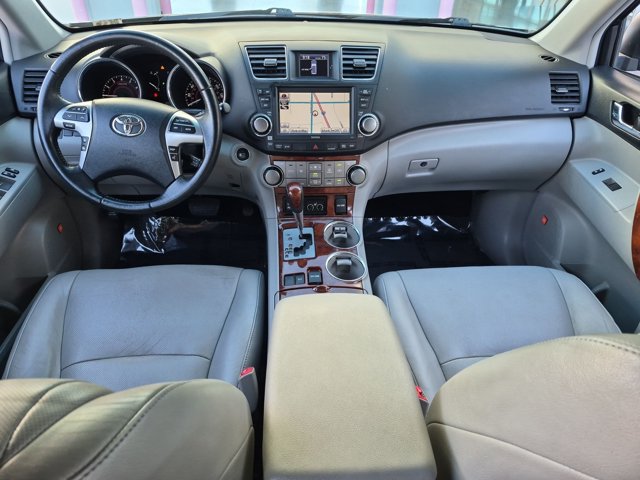 Used 2012 Toyota Highlander Limited w/ Tow Pkg FWD image 18
