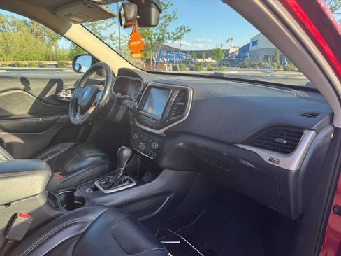 Used 2017 Jeep Cherokee Limited FWD image 17
