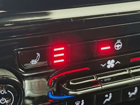 New 2025 Jeep Grand Cherokee Laredo image 18