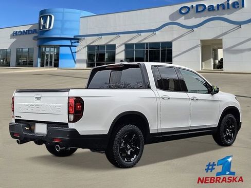 New 2026 Honda Ridgeline Black Edition image 3