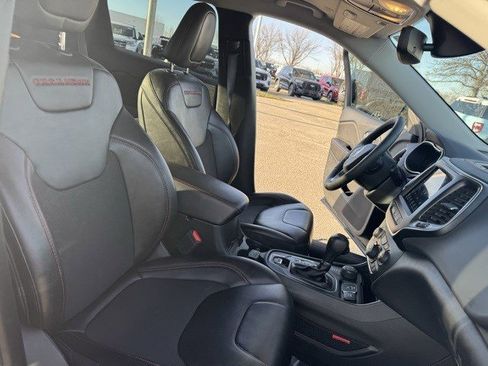 Used 2022 Jeep Cherokee Trailhawk w/ Comfort/Convenience Group image 36