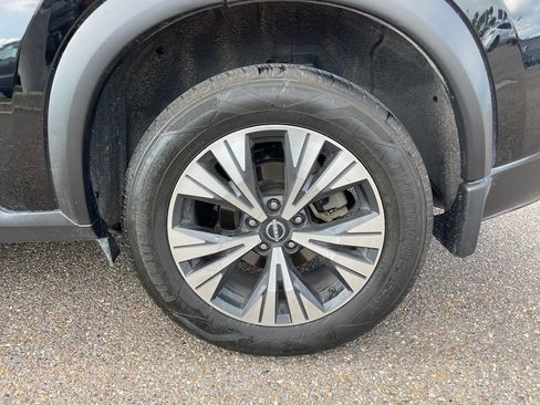 Certified 2023 Nissan Rogue SV FWD image 17