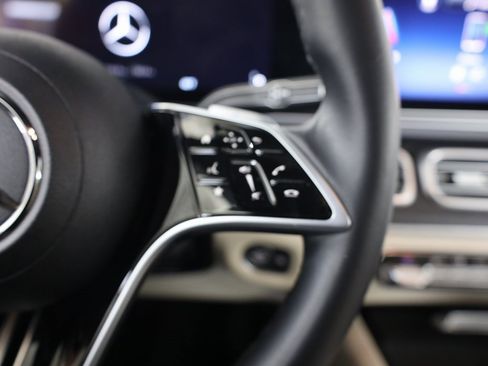 Used 2025 Mercedes-Benz GLE 350 4MATIC image 13