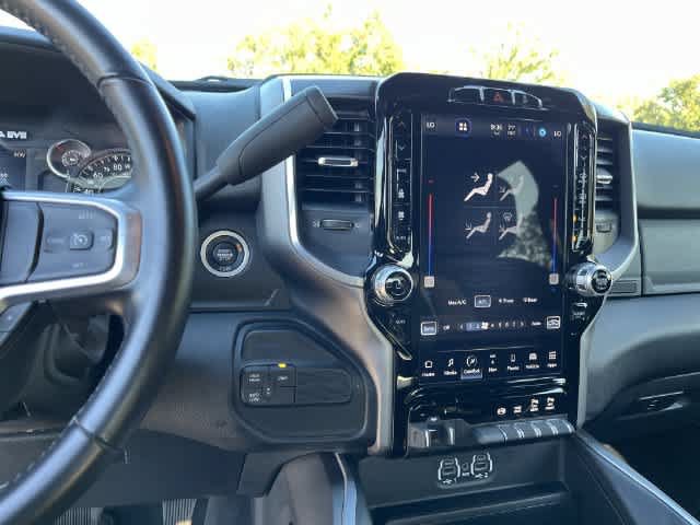 Used 2024 RAM 3500 Big Horn w/ Sport Appearance Package AWD/4WD image 15