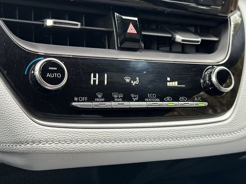 Used 2022 Toyota Corolla SE image 21